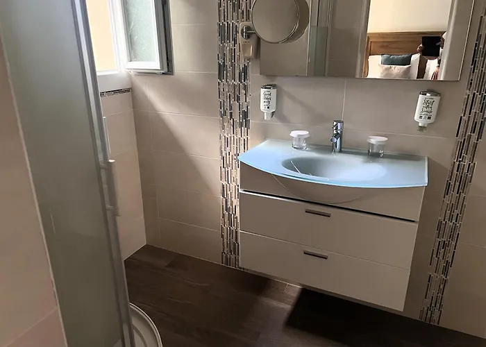 ホテル オテル ボー シット キャップ ダンティーブ