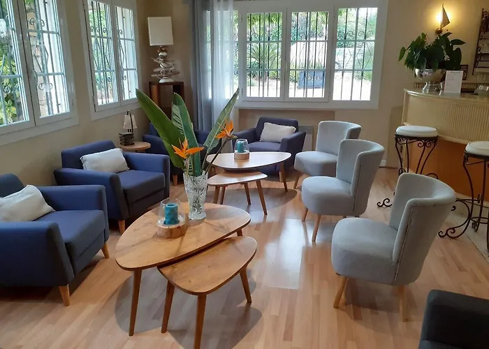 オテル ボー シット キャップ ダンティーブ ホテル